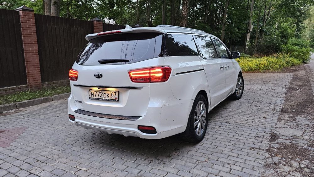 KIA Carnival 1426